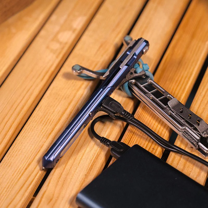E62 Multifunktionaler EDC-Taktikstift, Licht und Messer - Image 11